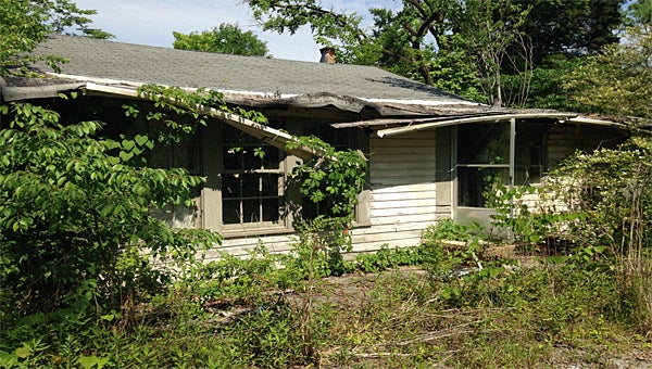 The Alabaster City Council agreed to move forward with demolishing a heavily damaged house and garage off Alabama 119 on June 22. (File)