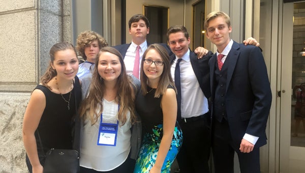 Pictured are Liz Jones (’18), Marc Straus (’16), Taylor Hinch (’17), Chandler Pulliam (’17), Dayna Rollins (’17), Max Klapow (’17) and Davis Tyler-Dudley (’17). (Contributed)