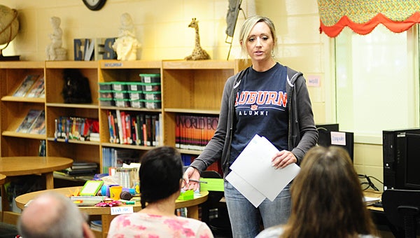 Creek View Elementary School counselor Kari Wilson speaks with parents in the school's library during Parenting Day on Oct. 16. (Reporter Photo/Neal Wagner)