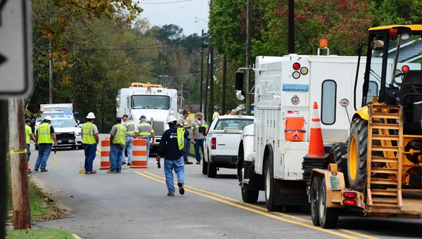 A gas leak that occurred at about 10 a.m. Nov. 2 off Depot Street near the Shelby County License Office and Shelby Woods Apartments resulted in the temporary evacuation of the two buildings and nearby road closures. (Reporter Photo/Emily Sparacino)  