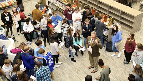 Students receive instructions from Greater Shelby County Chamber of Commerce President and CEO Kirk Mancer during the “Keeping it Real” Program at Helena High School on March 3. (For the Reporter/Eric Starling) 