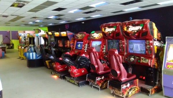 Hooligan’s Family Fun Center in Alabaster center offers indoor black-light mini-golf, pool tables, air hockey and a plethora of new and old arcade games. (Contributed) 