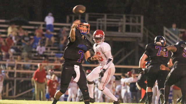 Montevallo's Zac Oden accumulated 400 yards of offense in the Bulldogs' big 37-27 win over Bibb County on Sept. 23. (File)