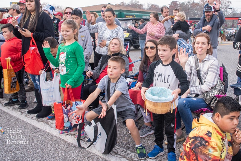 Christmas parade brings holiday spirit to Alabaster Shelby County