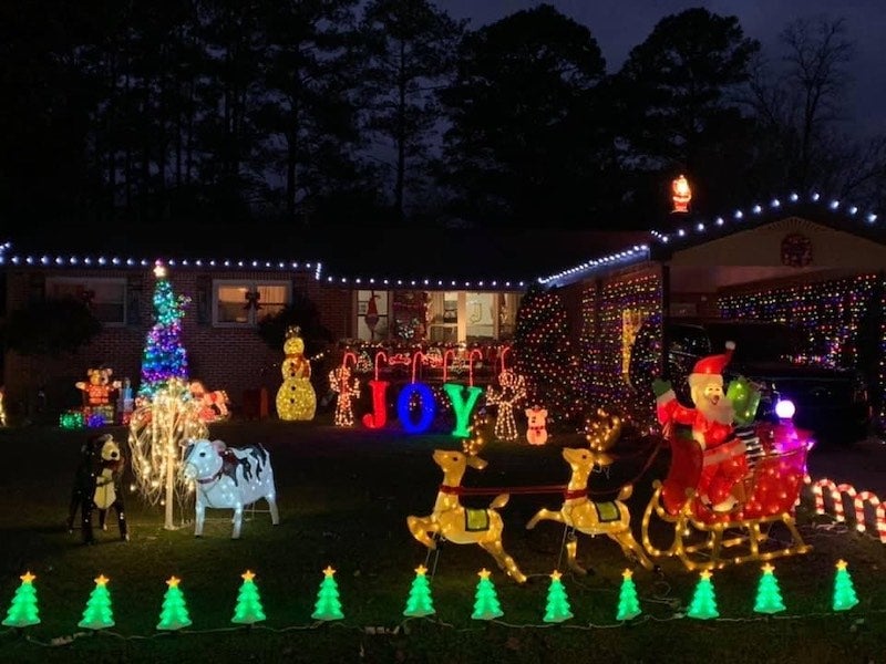 Dazzling decor becomes family tradition in city Tour of Lights – Shelby County Reporter