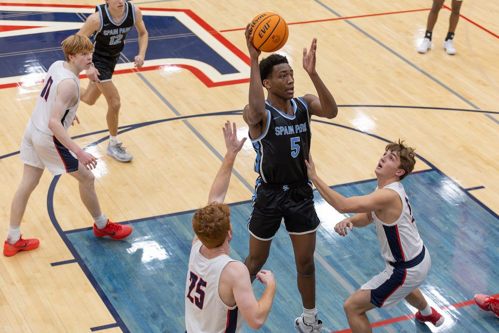 Spain Park Jaguars Secure Nail-Biting Victory Over Oak Mountain Eagles in Back-and-Forth Battle